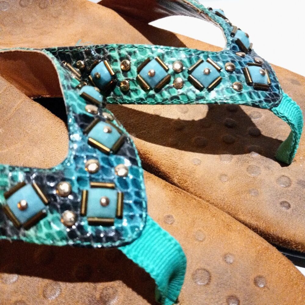 Vionic Floriana Thong Sandal-Size 8W-Faux Snakeskin-Beaded-Arch Support-Comfort - Picture 8 of 10
